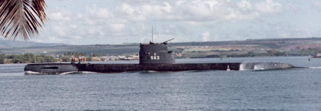 Tang (SS-563), port side view entering Pearl Harbor.
