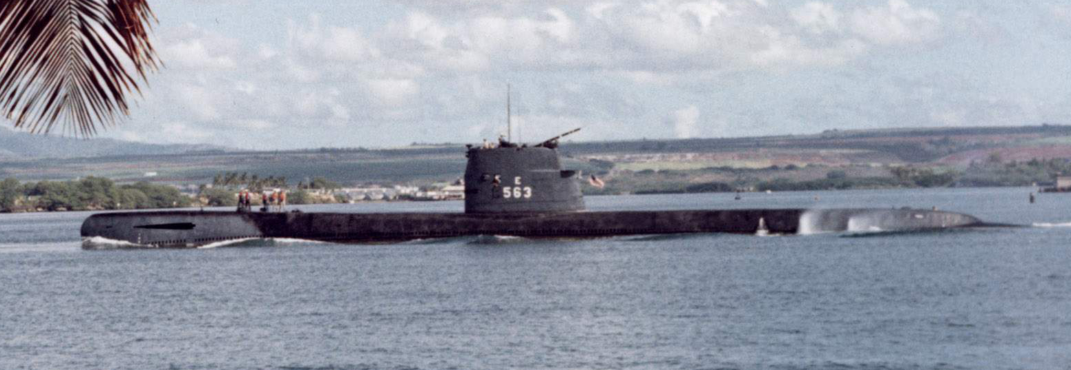 Tang (SS-563), port side view entering Pearl Harbor.