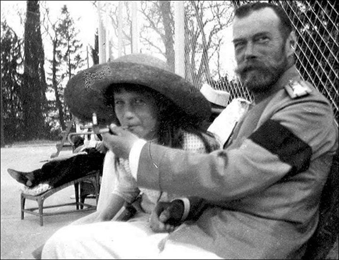 Tsar Anastasia smoking